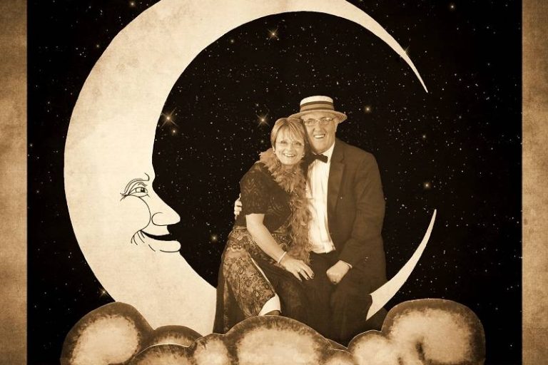 MoonBooth123
